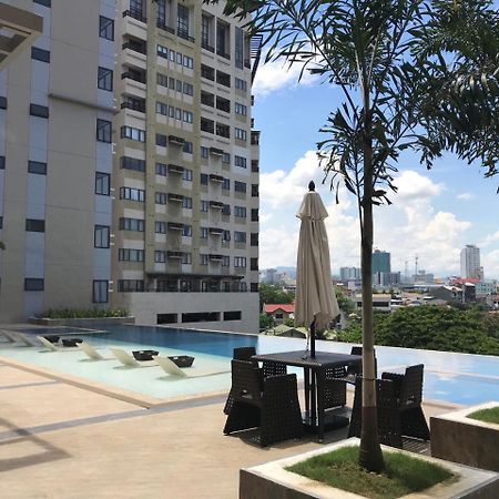 Persimmon Studios Near Ayala And Sm Cebú Exterior foto