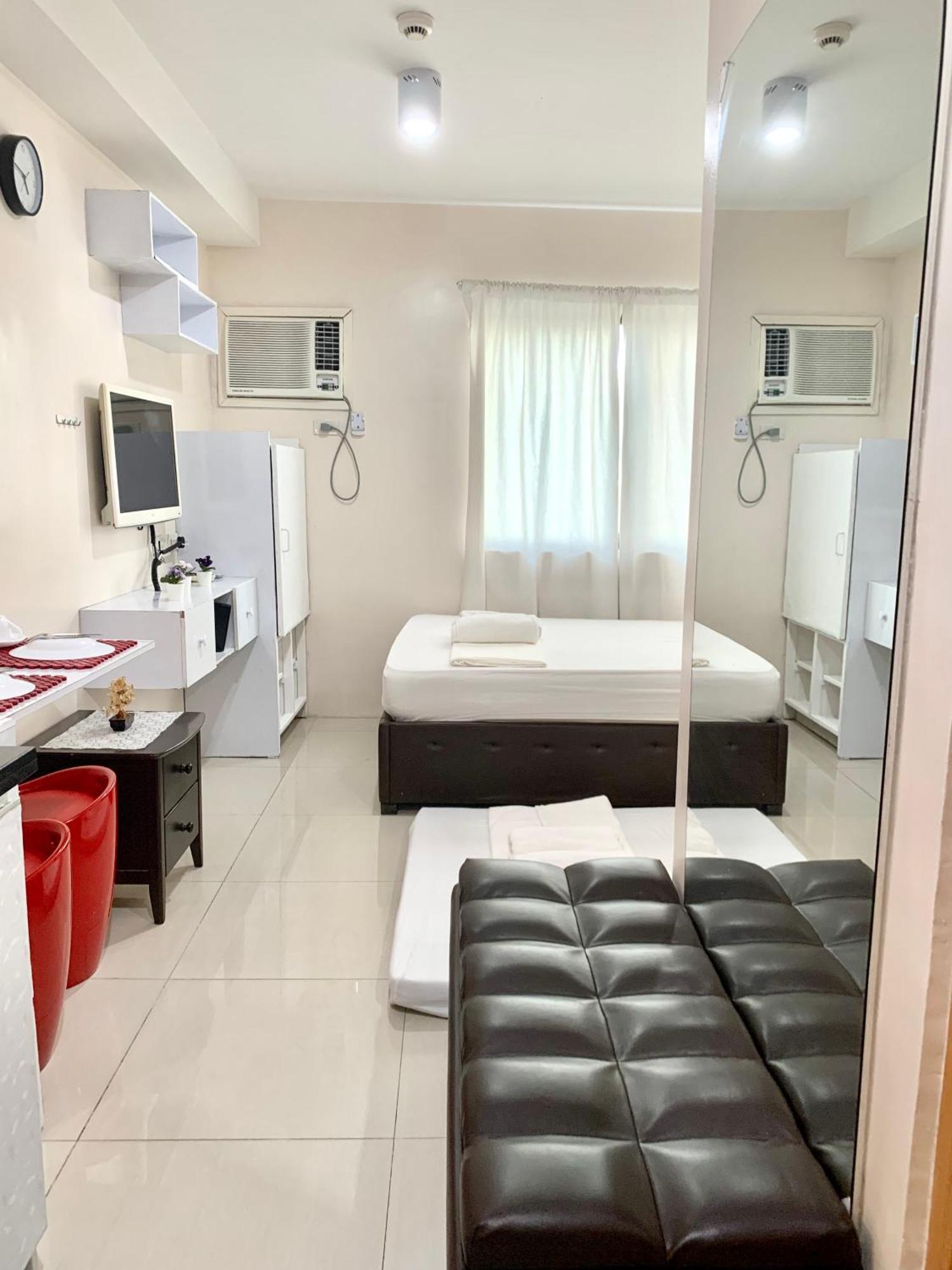 Persimmon Studios Near Ayala And Sm Cebú Habitación foto