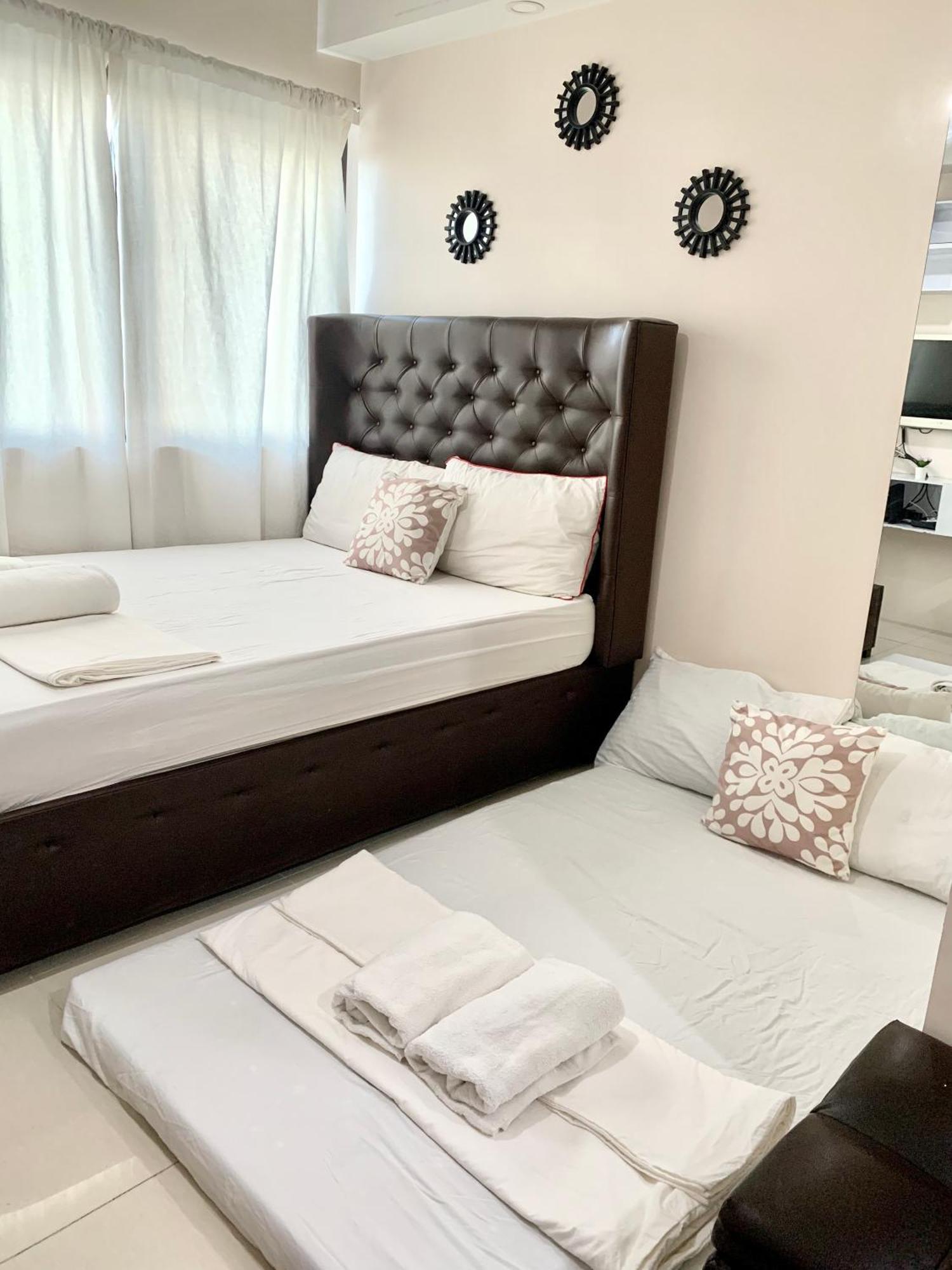 Persimmon Studios Near Ayala And Sm Cebú Habitación foto