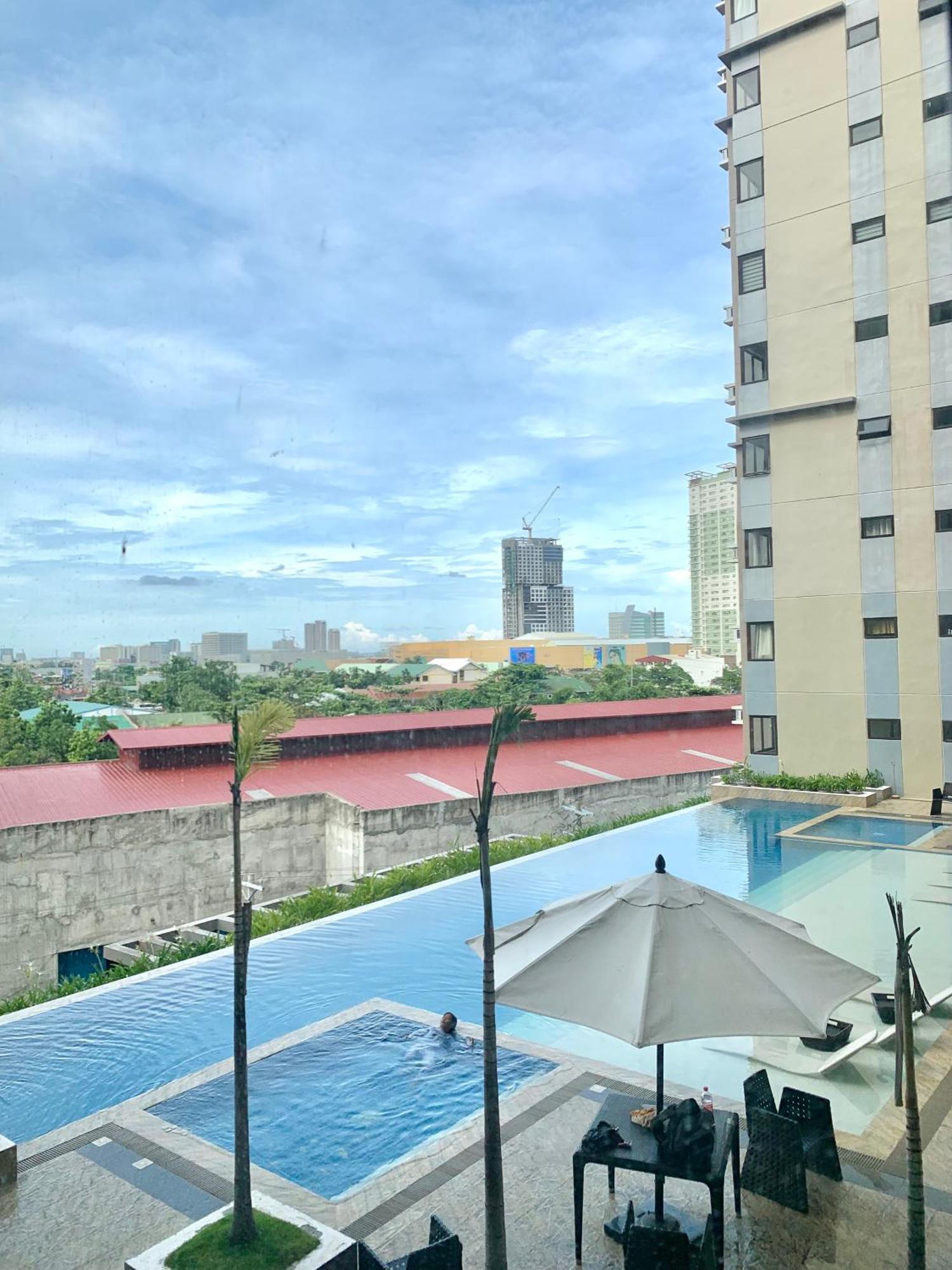 Persimmon Studios Near Ayala And Sm Cebú Habitación foto