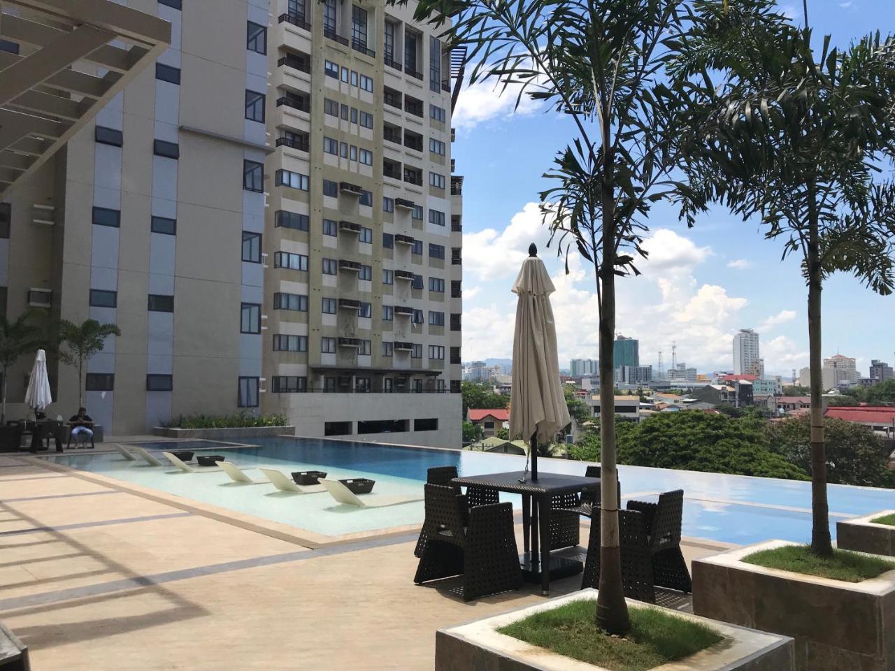 Persimmon Studios Near Ayala And Sm Cebú Exterior foto
